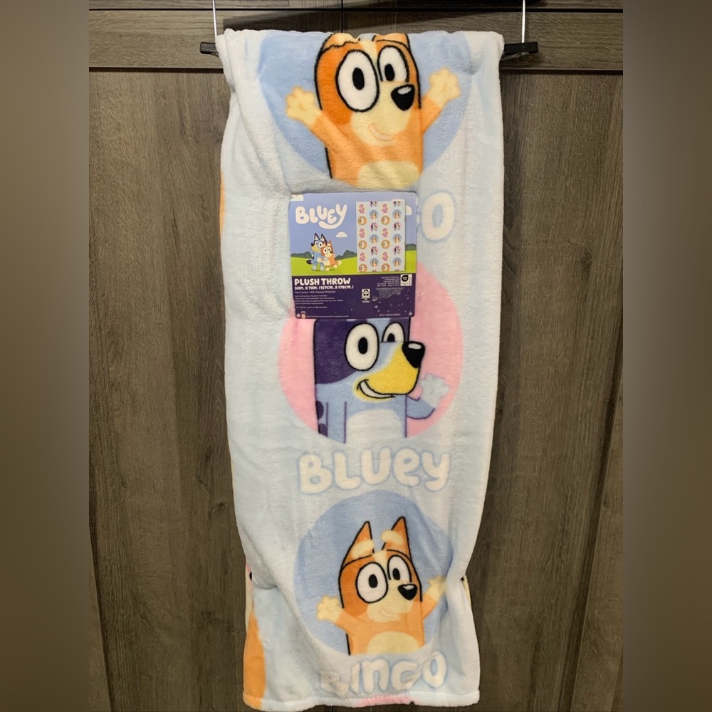 New Bluey Bingo & Friends 50 x 70 Blue Soft Plush Throw Blanket On Hanger & Tag